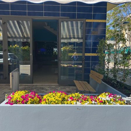 Hotel Estense Rímini Exterior foto